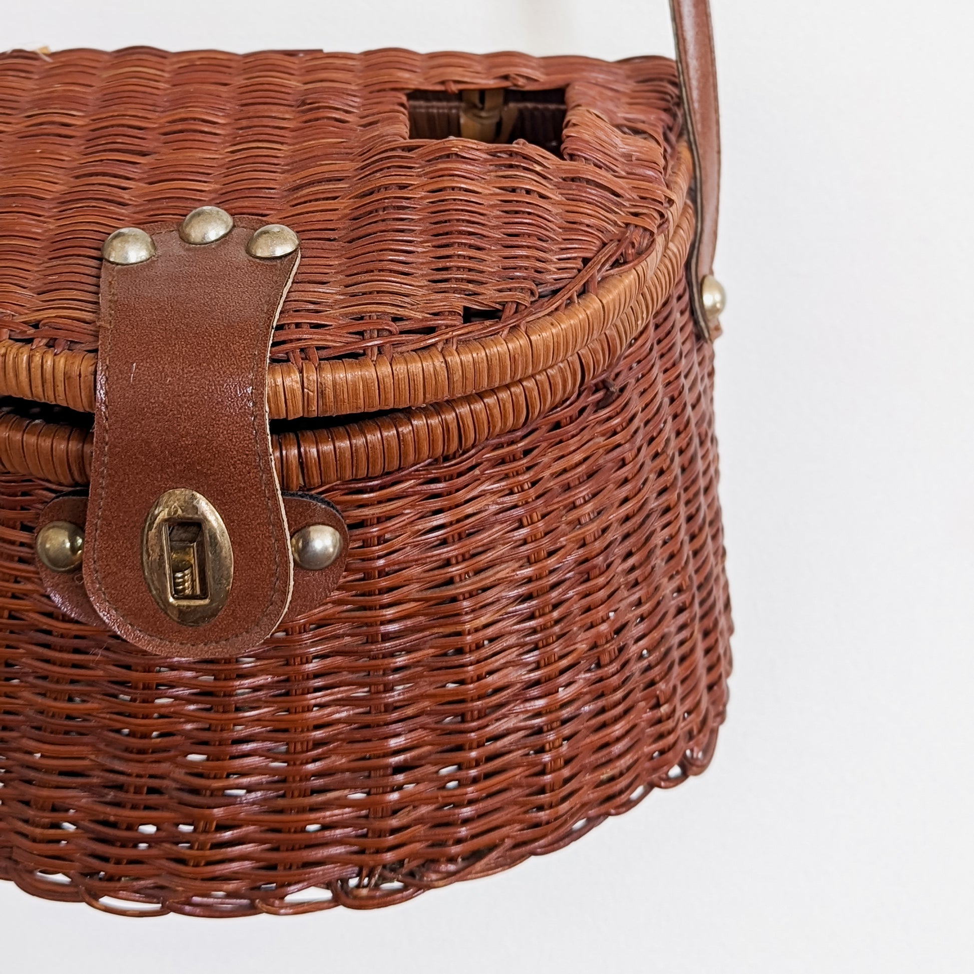 Woven Creel Basket / Foraging Basket with Leather Strap – 3 Chickadee Market